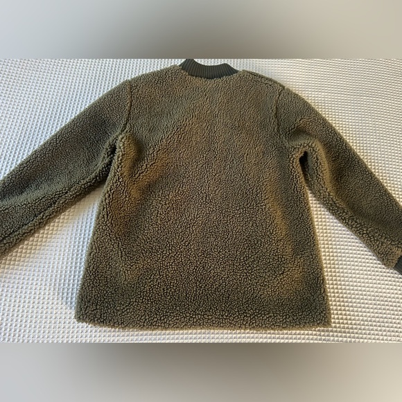 Abercrombie & Fitch Sherpa Full-Zip Oversized Bomber - Picture 3 of 16